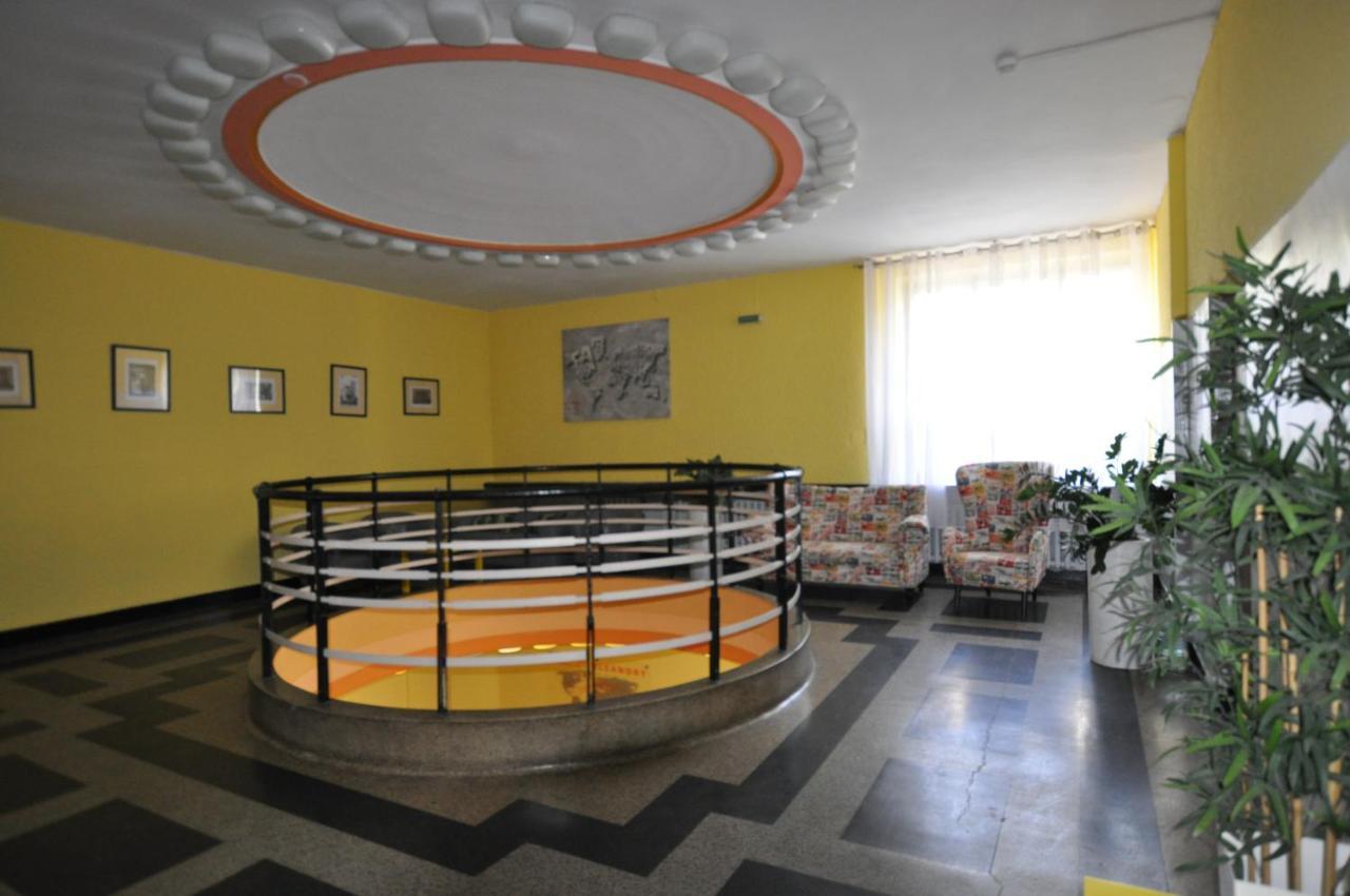 Sm Oleandry Hostel Krakau Buitenkant foto